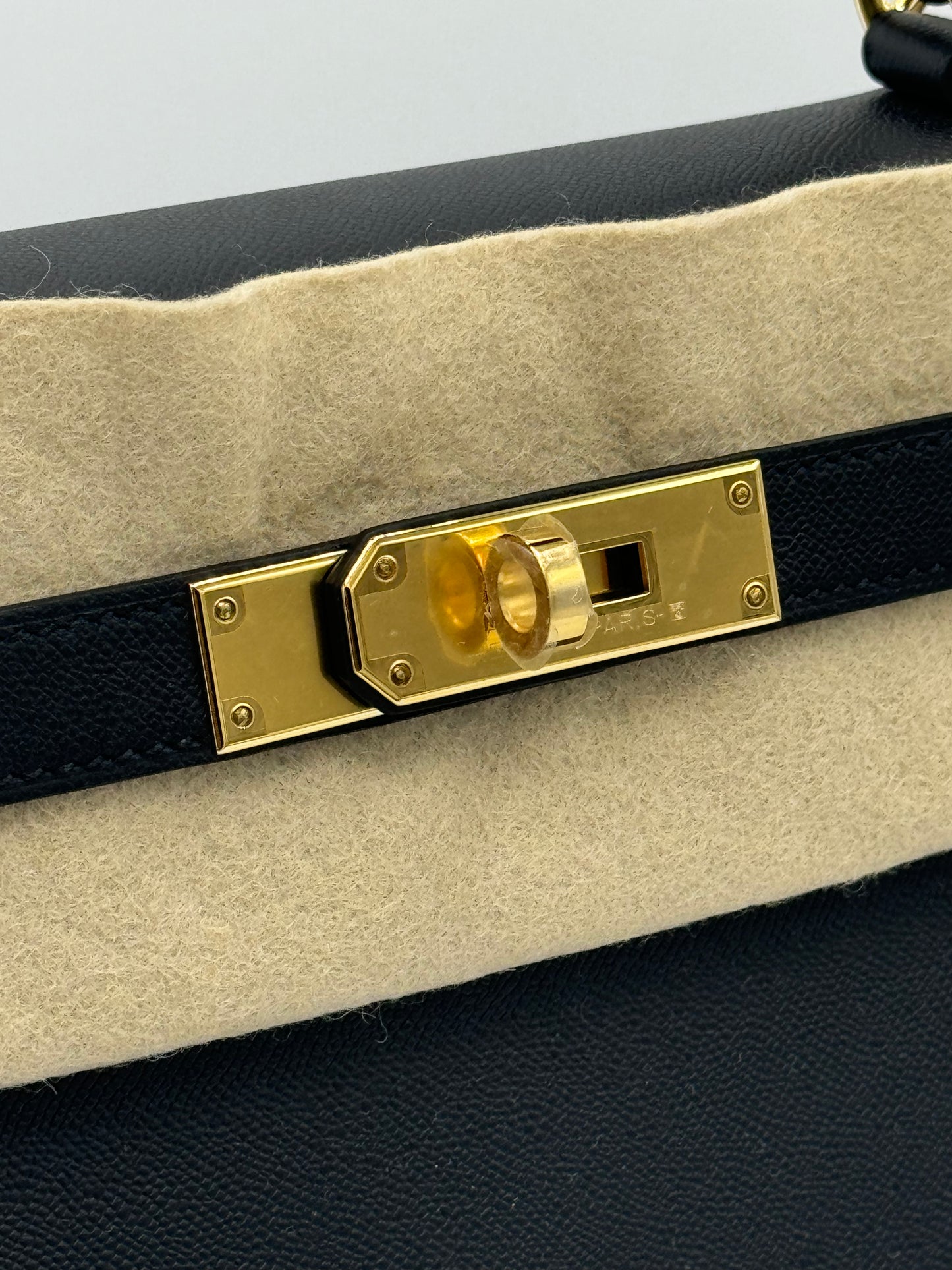 Hermes Kelly 28 Veau Madame Noir