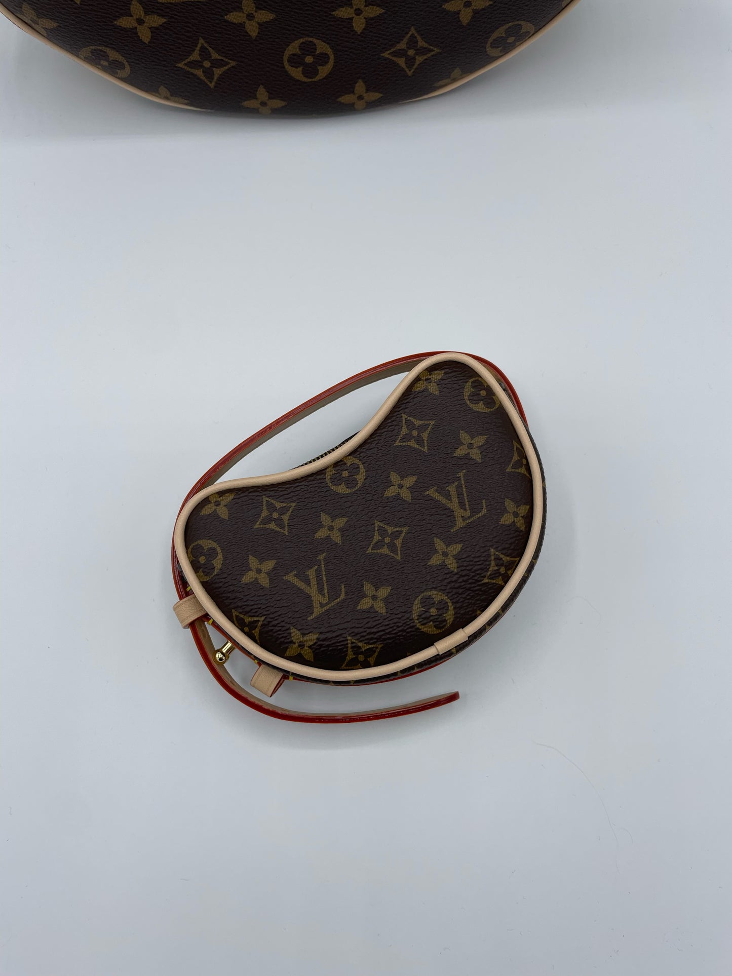 Louis Vuitton Croissant MM